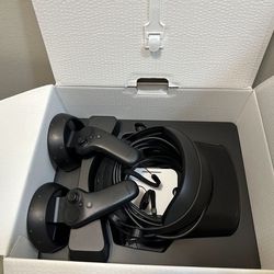 VR SAMSUNG HMD Odyssey+ Windows Mixed Reality Headset with 2 Wireless Controllers 3.5" Black (XE800ZBA-HC1US)
