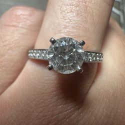 GIA Certified 1.5 ct natural diamond engagement ring