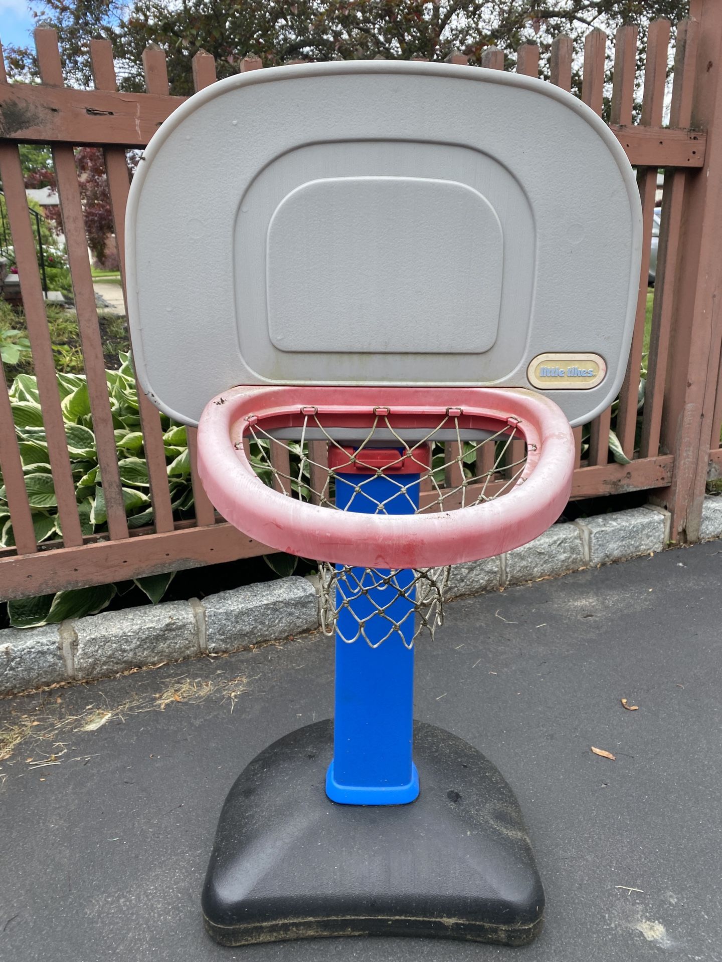 Little Tikes Basketball Hoop – No Ball – Used outside