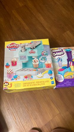 Sensory play dough and kinetic sand toys