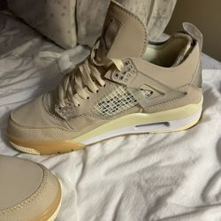 Jordan  8.5 The Box Was Broken is New Jordan is To Small For Me.I’m Number 9.5 