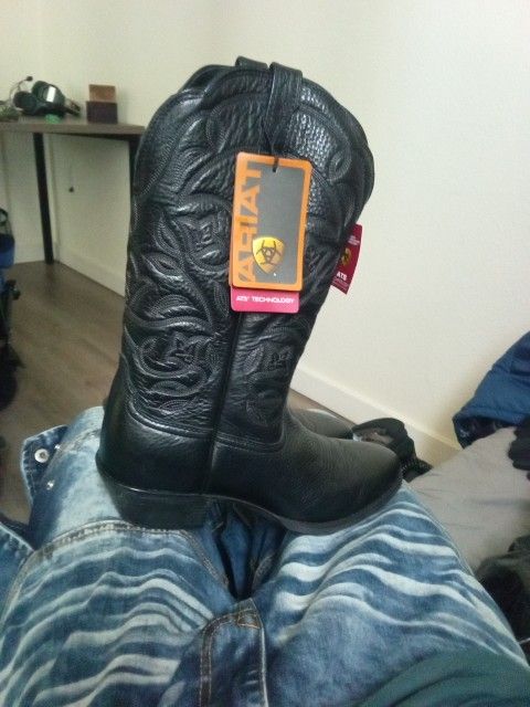 Ariat Work Boots Size 8.$60 Buy Now They Cost $199 At Boot Barn