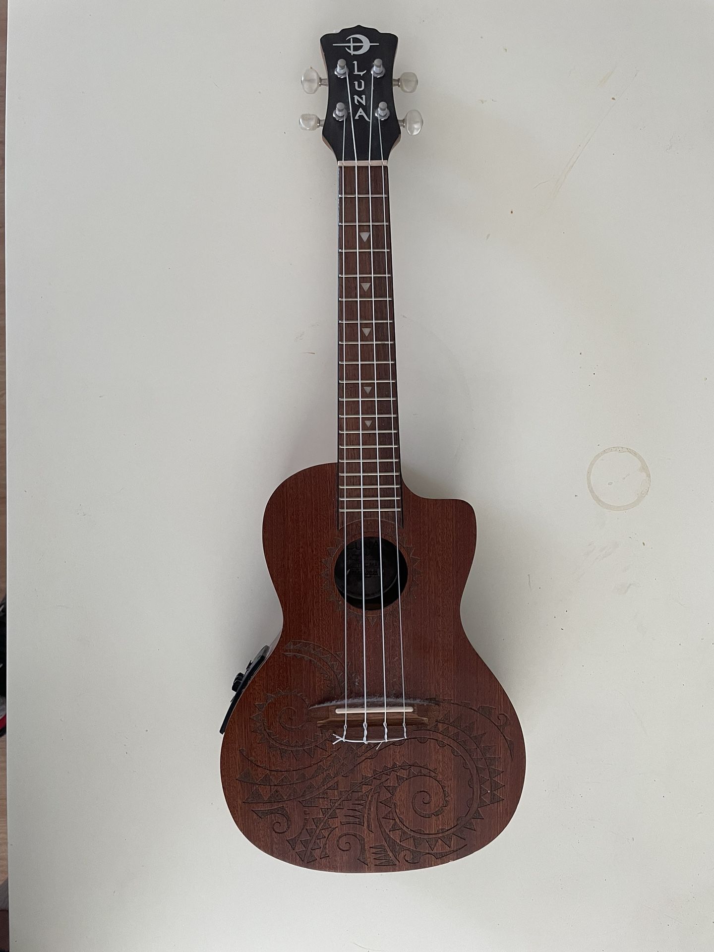 Luna Electric Concert Ukulele