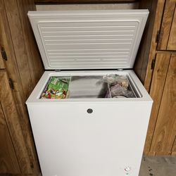 Garage Ready 7.0 cu. ft. Manual Defrost Chest Freezer in White