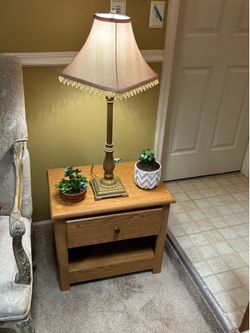 Traditional Solid Oak end table