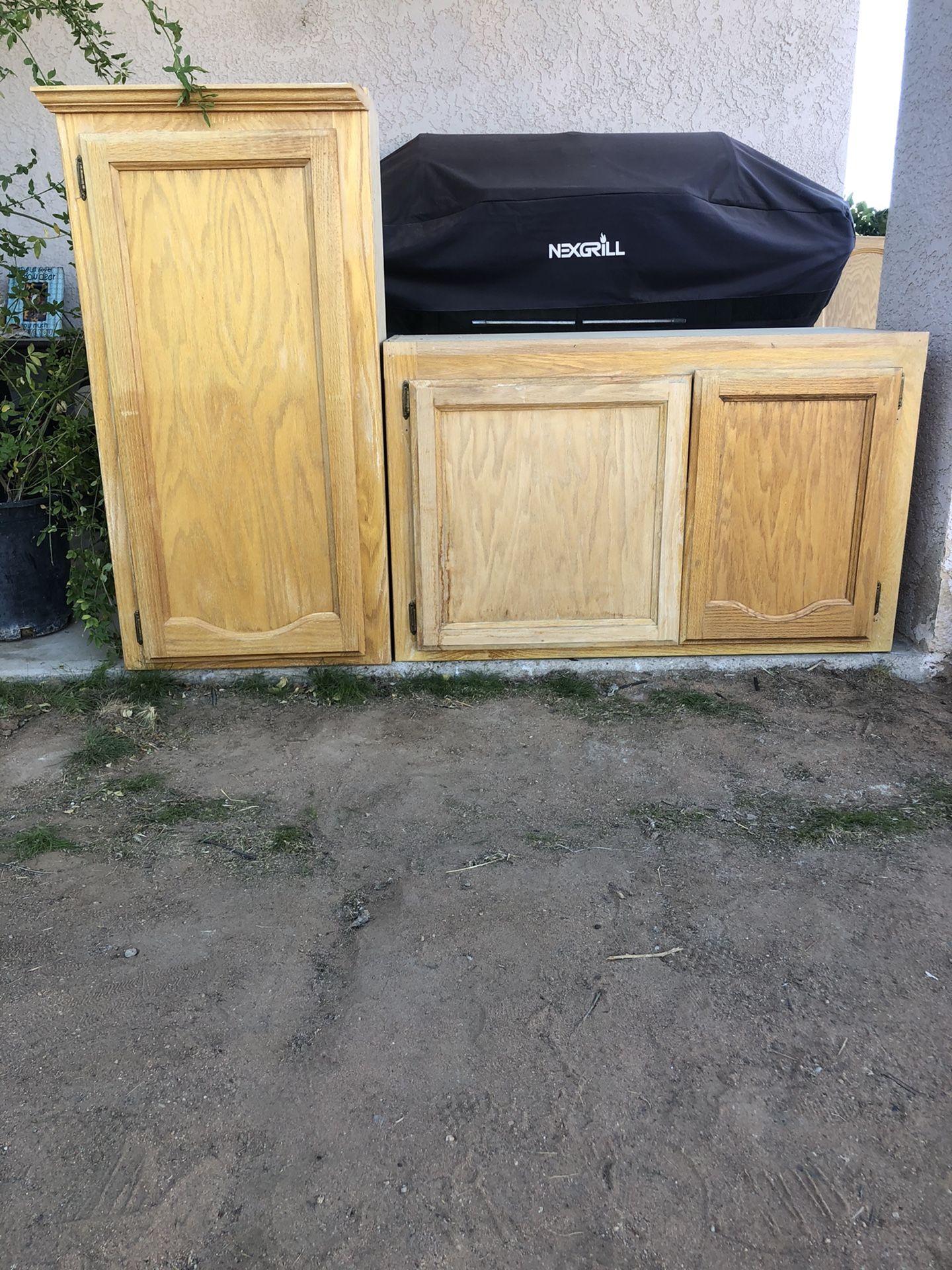 Kitchen cabinets 40 each or make me an offer