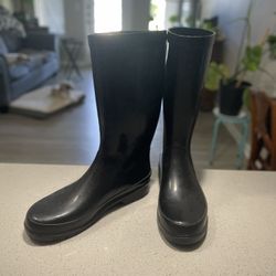 Black Rain Boots – Great Condition!