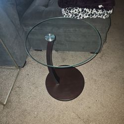  C shape accent table