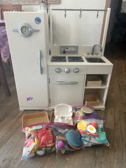 Pottery Barn Kids Retro Kitchen with Accessories