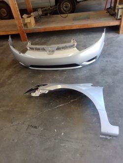 Honda Civic Si Bumper And Drivers Side Fender