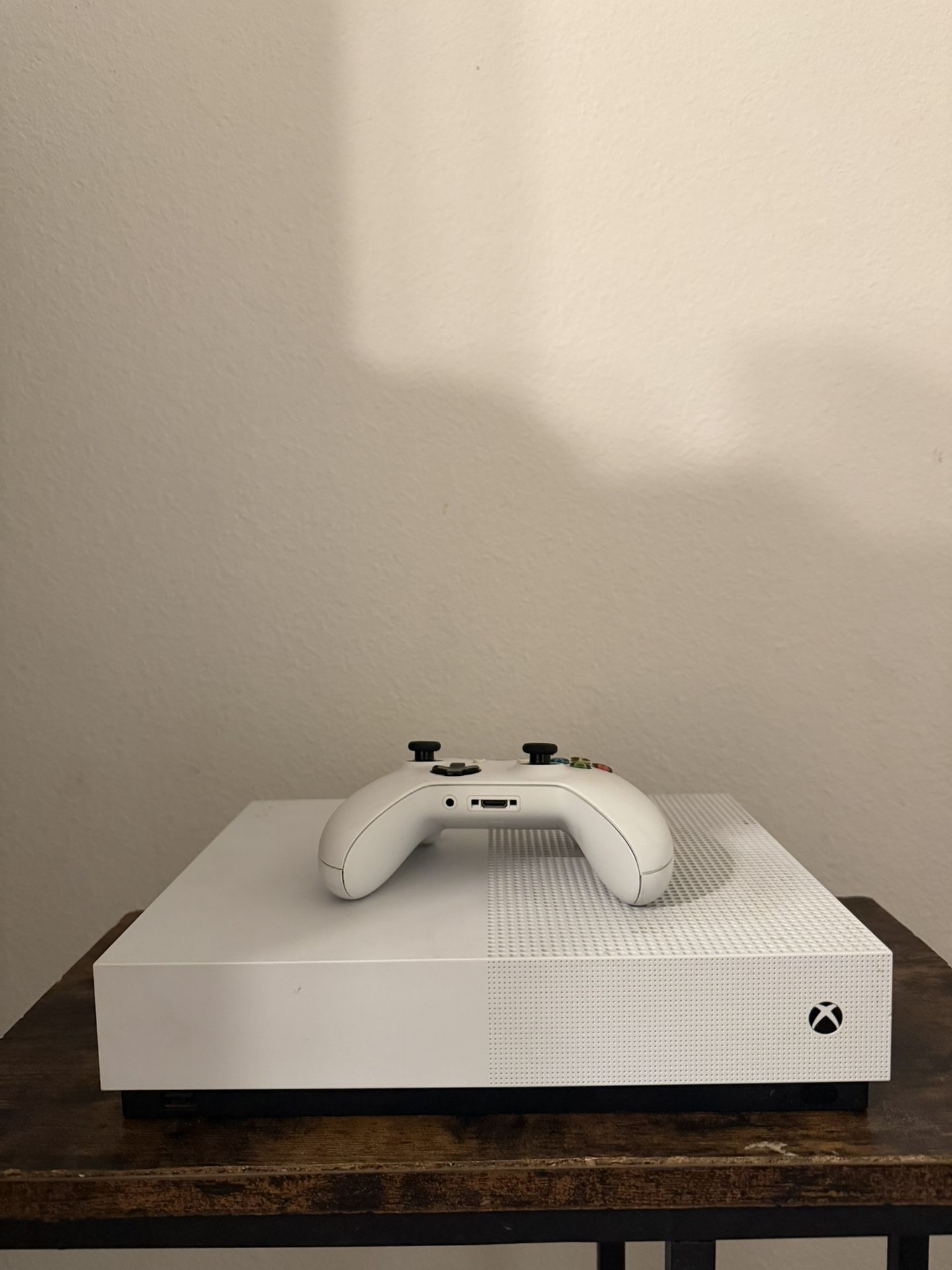 Xbox One S All Digital 