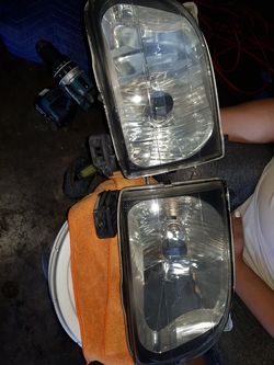 Toyota tacoma headlights