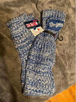 Dodger scarf