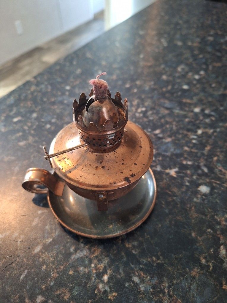 VTG Small Finger Walking Lamp Kerosene/Oil Swivel Tilting