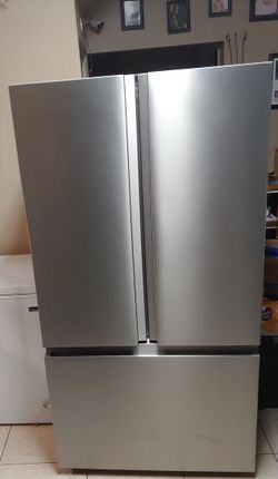 Hisense French Door Refrigerator With Ice Maker