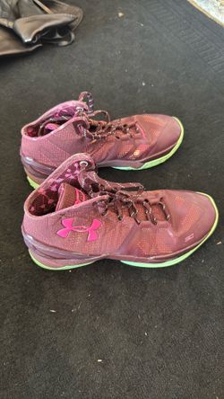 Under Armour Basketball Shoes  Size 9