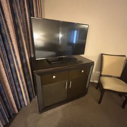 Tv Stands / Dressers