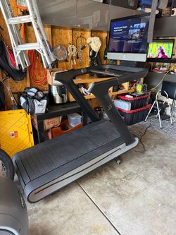 Excellent condition Peloton Treadmill+ in Denver - can deliver and install.