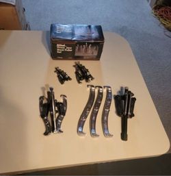 4 Brand New Allied Three Jaw Gear Puller Set. NEVER USED