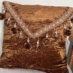 4 Pcs Pillow Covers Size 16”x16” (40*40) $10