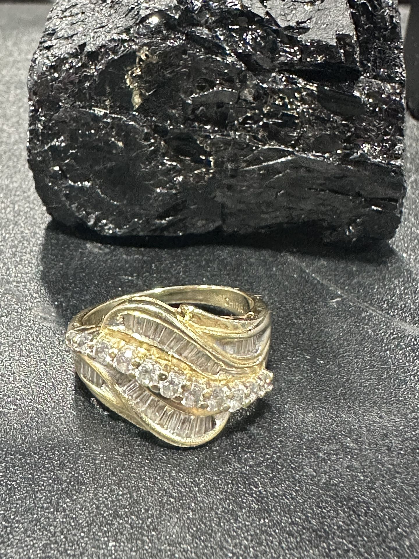 women's diamond ring