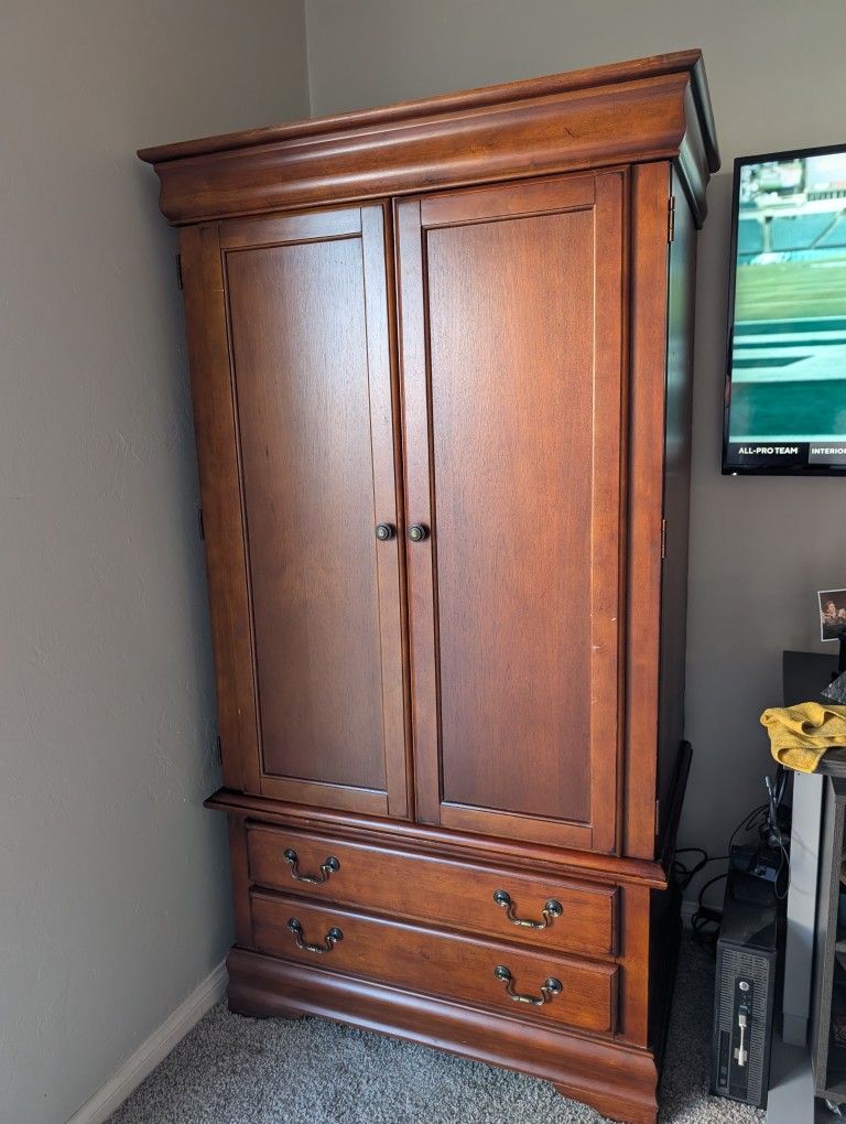Drawer/Closet Armoire