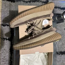 Yeezys Bronw Size 11 Men 