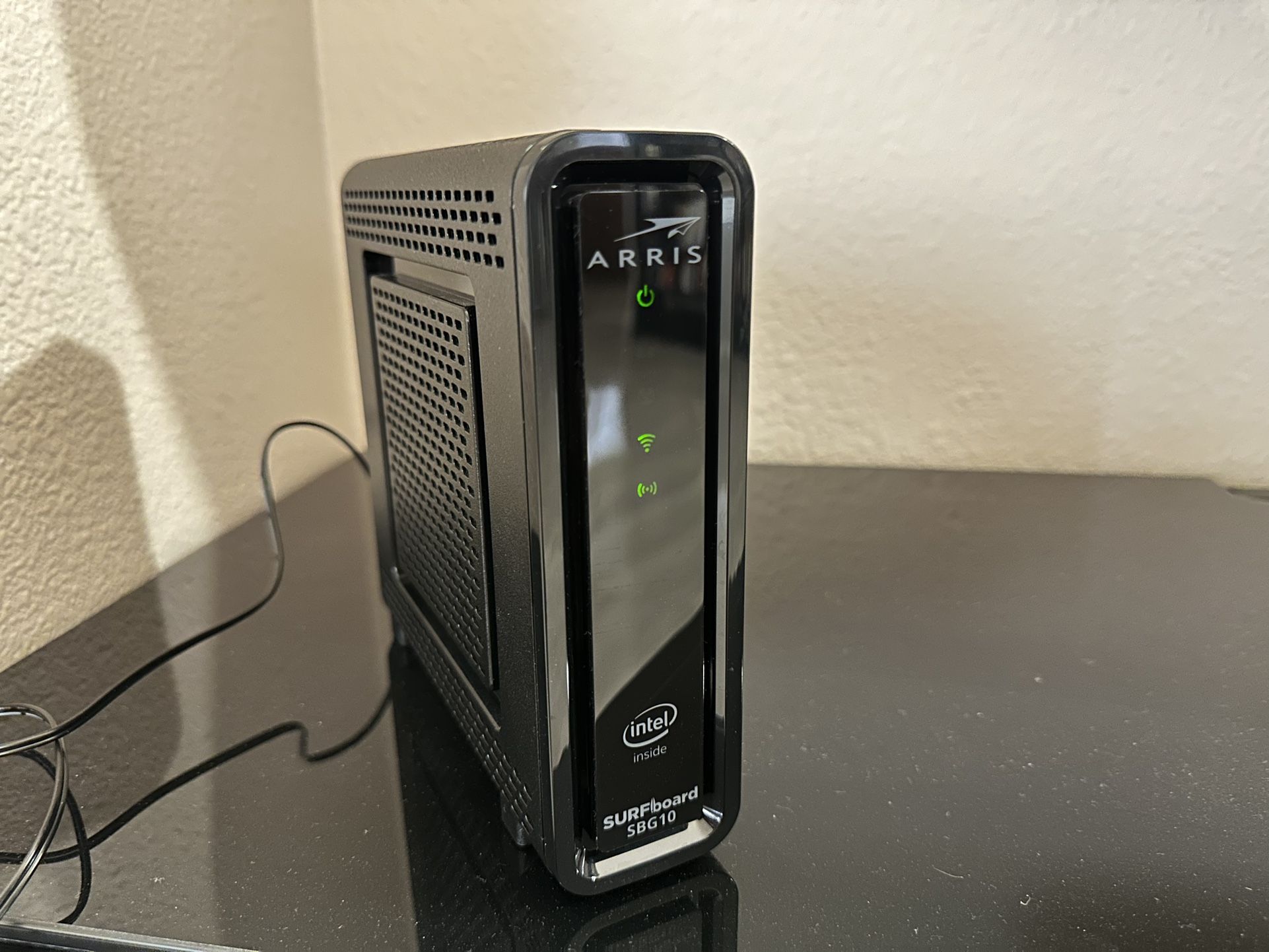 Arris SBG10 Cable Modem + Router