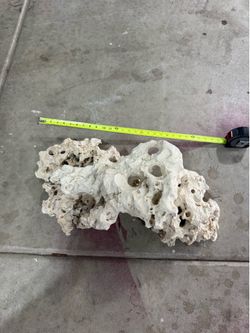 Fresh water aquarium rocks