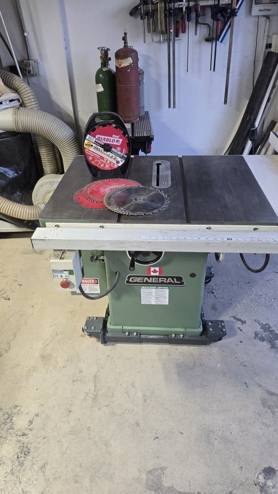 Cabinet Table Saw (CIE 650R) and Dust Collector (Delta)