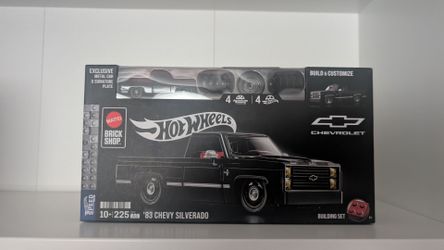 Hot Wheels Brick Shop '83 Chevy Silverado