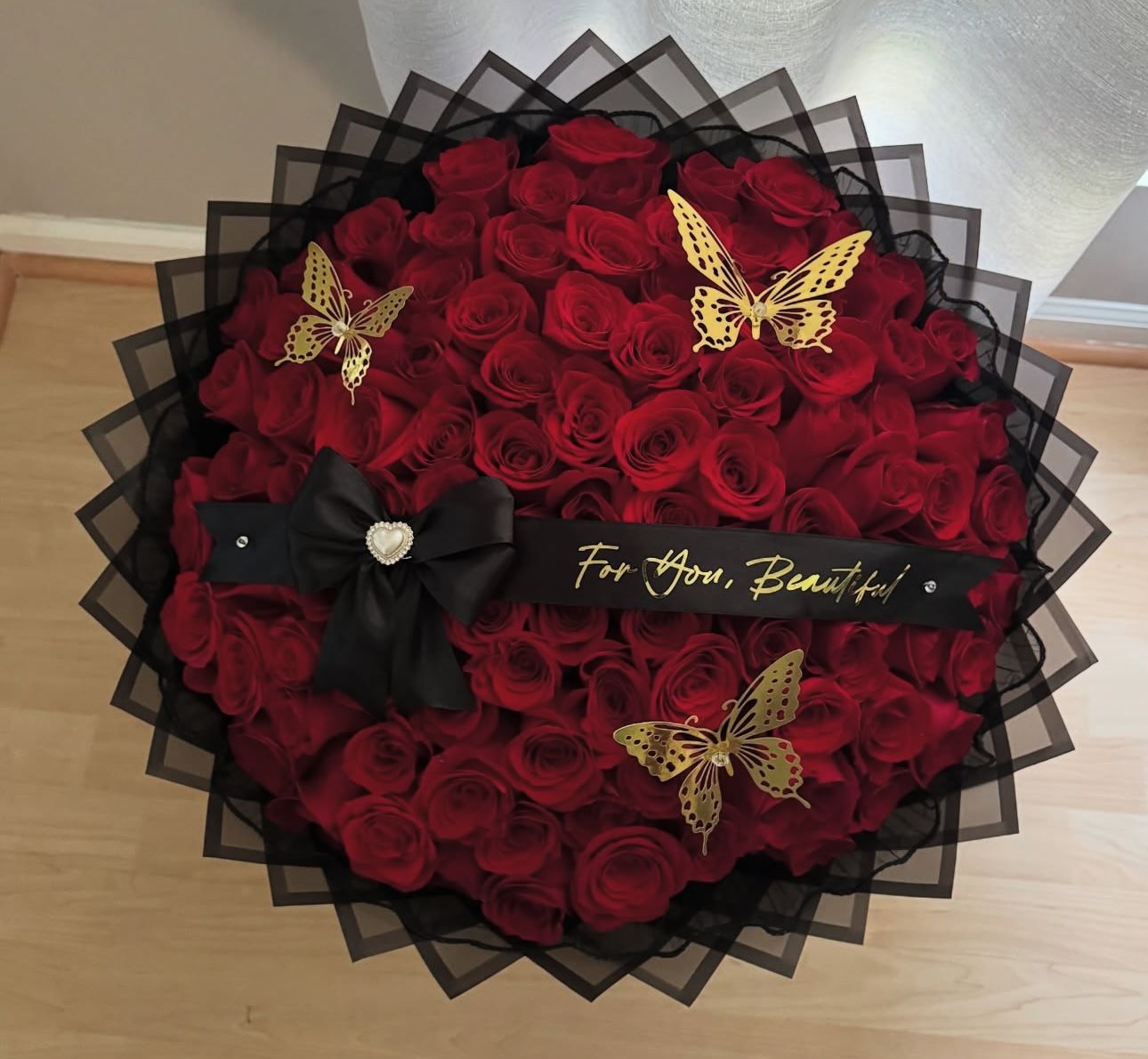 100 Red Roses Ramo Buchon