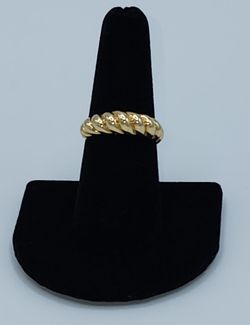 Solid 14k Gold Ring✨️1.63 G Size 7