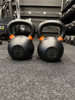 Brand new 28kg kettlebells