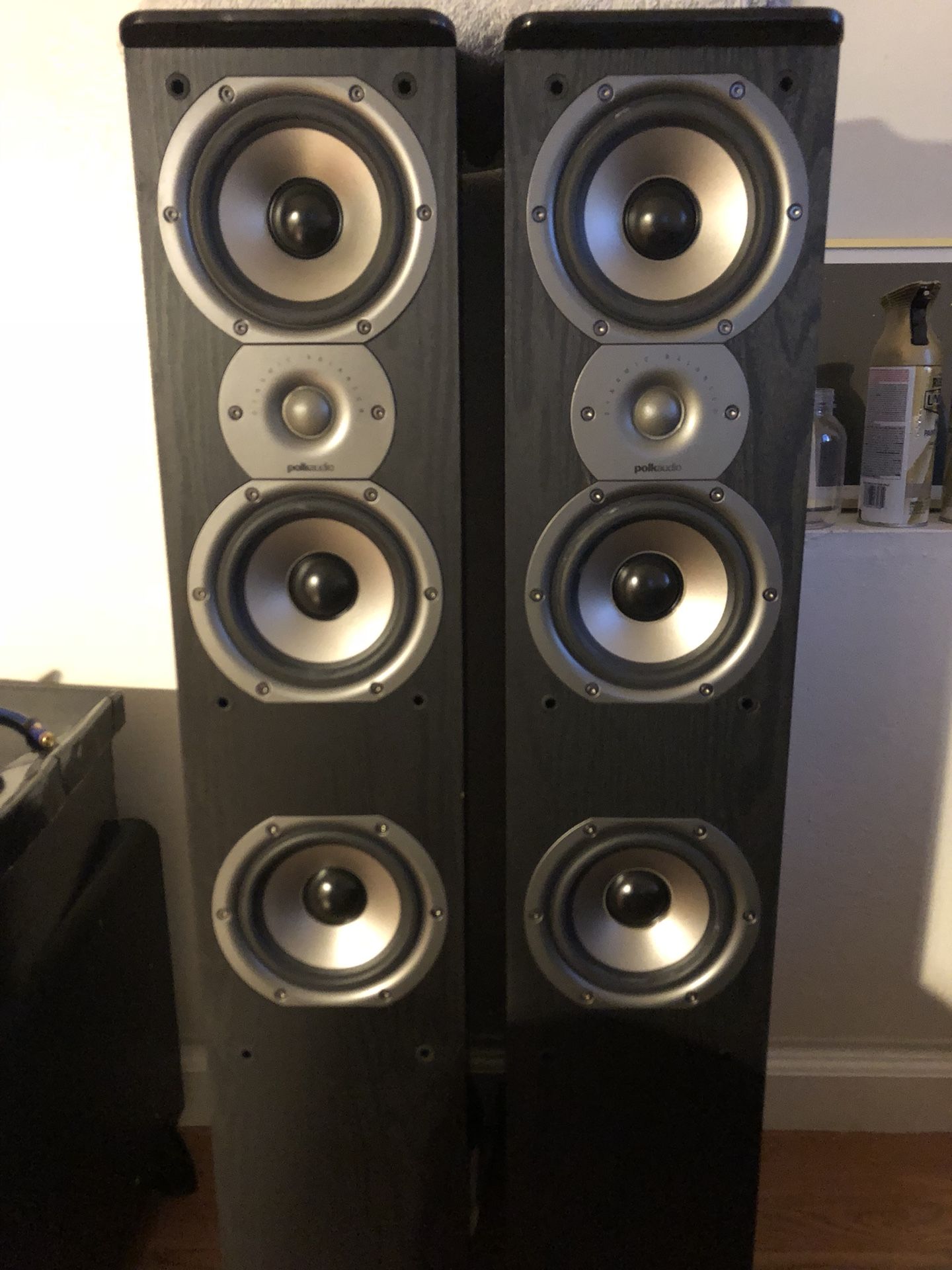 2 Polk Audio TSI400 Floor Speakers for Sale in San Diego, CA OfferUp