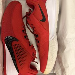 Kobe Bryant Nike Shoes size 8 **BRAND NEW** Discolored 