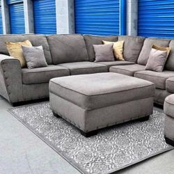 Ashley Lindyn 5‑Piece Modular Sectional .. 