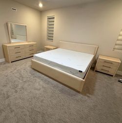 Beautiful Light Wood Bedroom Set - Queen OR King - $0 Down - No Credit - SAME DAY Delivery 🚚