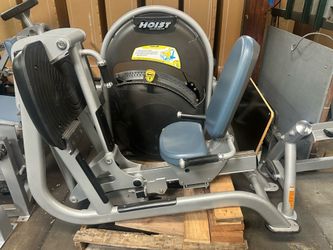 HOIST LEG PRESS WITH 400lb HEAVY STACK! MOST COMPACT LEG PRESS WITH HEAVY WEIGHT STACK AVAILABLE!