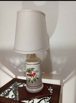 ARTEMIS STUDIO - HAND PAINTED PORCELAIN CARDINAL TABLE LAMP 20