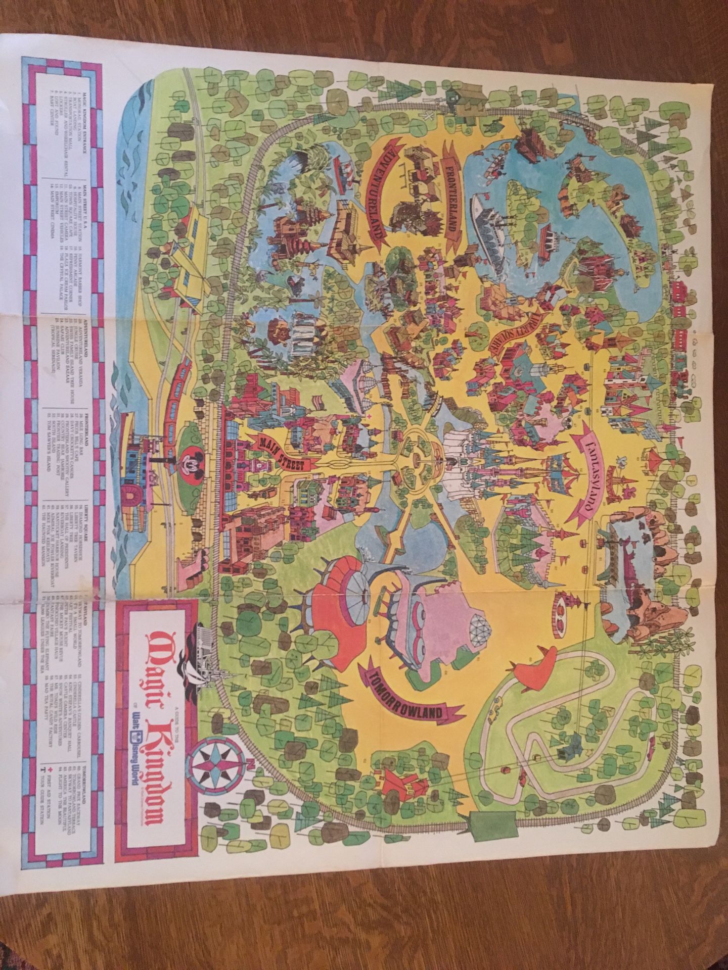 Vintage Magic Kingdom Wall Map - Mickey & Parade souvenir Disney