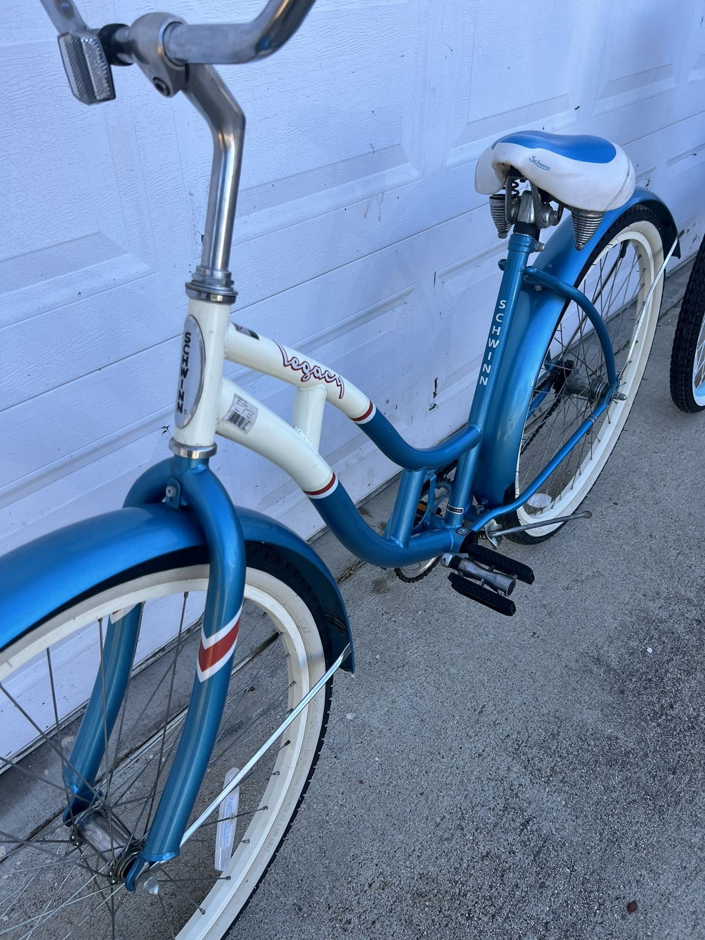 Women’s Schwinn Legacy Cruising Bike