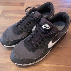 Nike Mens Airmax Size 10.5
