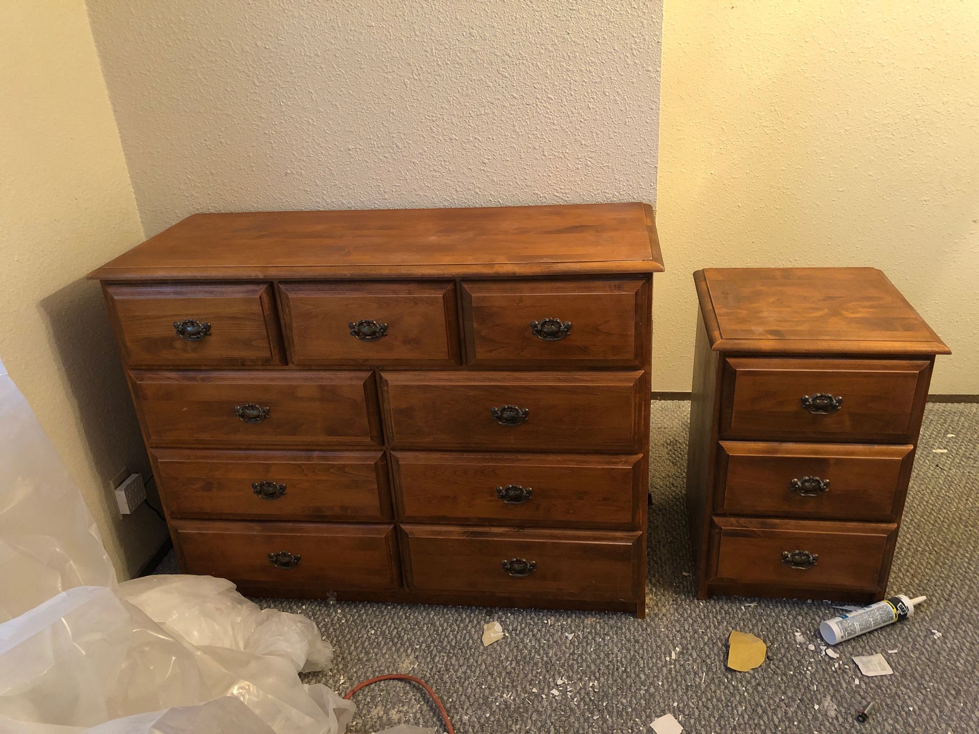 DRESSER NIGHTSTAND FULL BED REAL WOOD