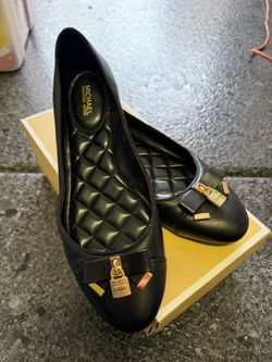 Women MK flats