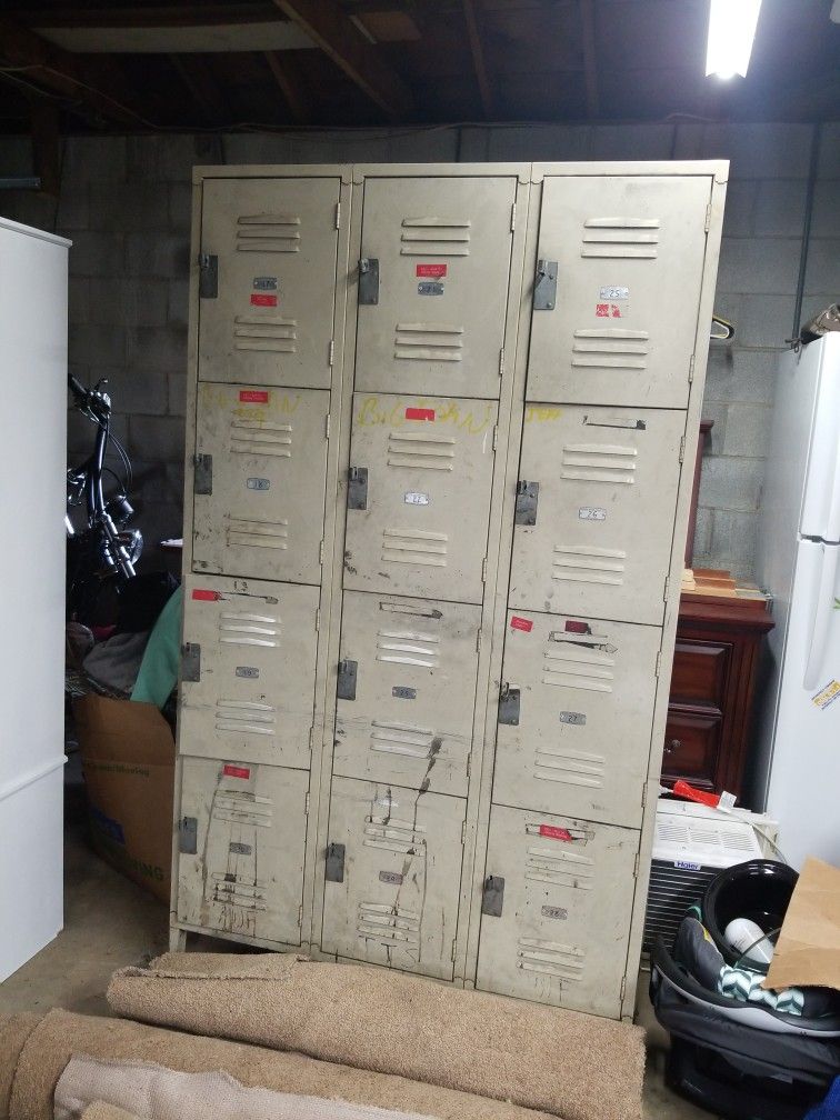 Set Of Lockers