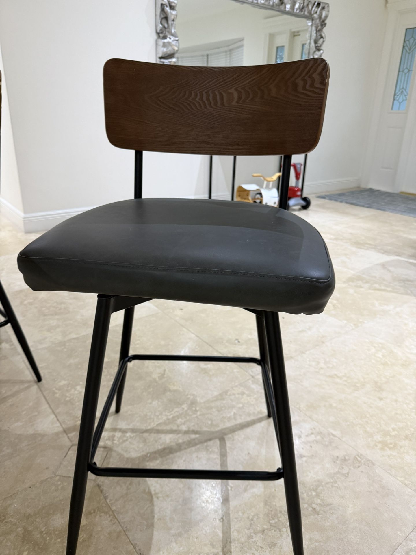 Swivel Bar Stools 