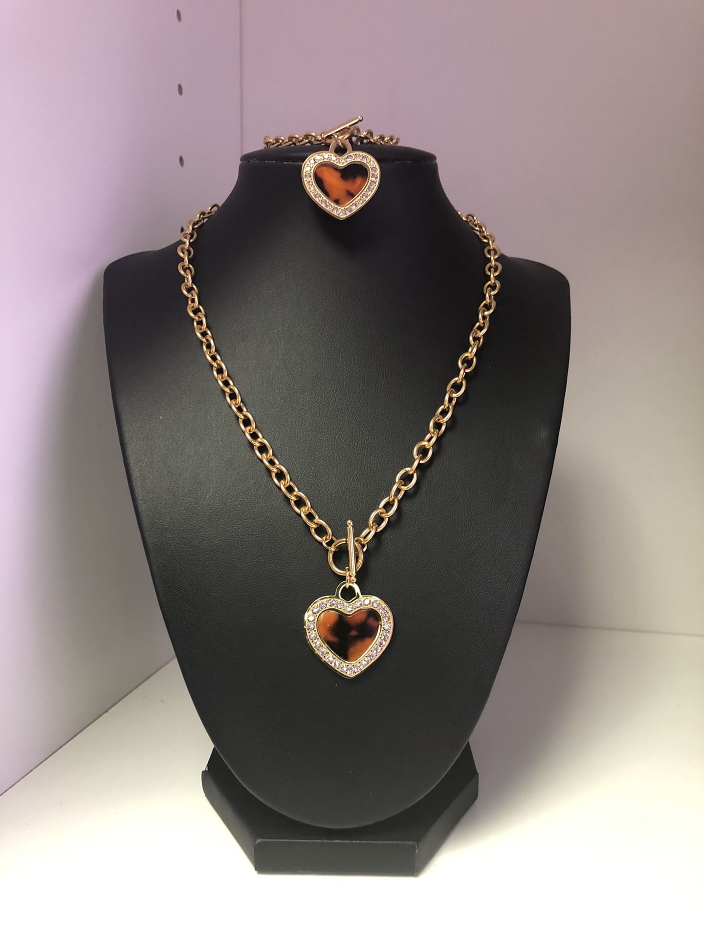 Beautiful 18k gold plated stainless steel set for women (necklace and bracelet)