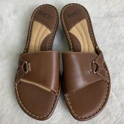 New Born Womens size 10 Brown Slip On Wedge Leather Comfort Slides sandals shoes 