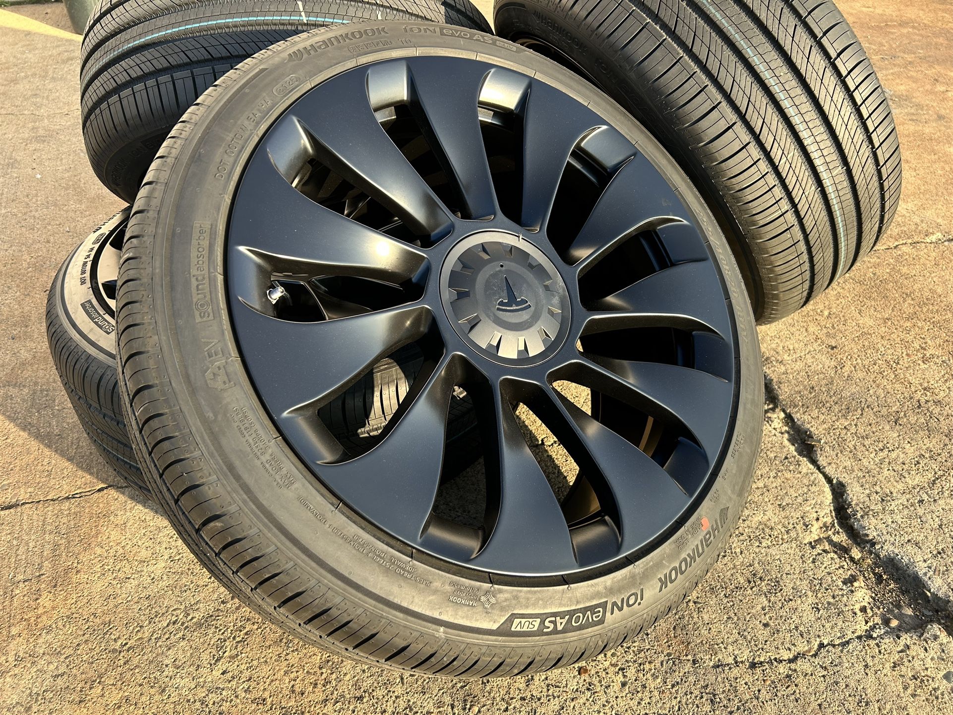 4x 20" WHEELS FITS TESLA Y Style 20x9.5 5x114.3 MATTE BLACK RIMS Hankook Tires 255/40/20